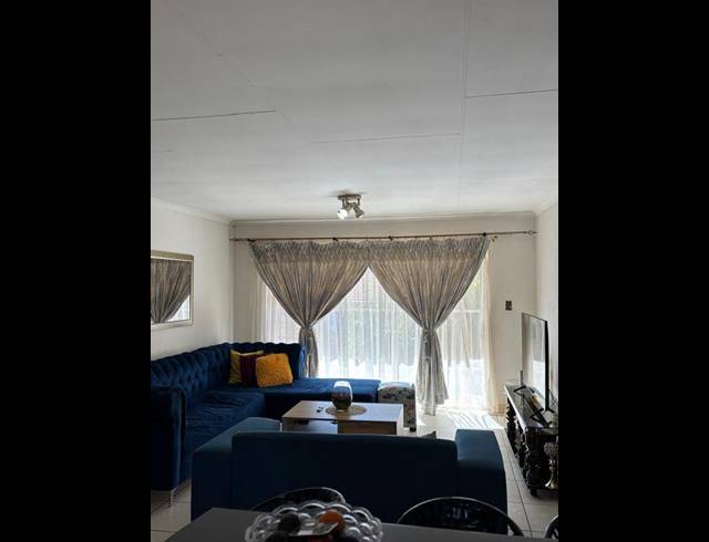 2 BEDROOM APARTMENT FOR SALE IN GROBLERPARK